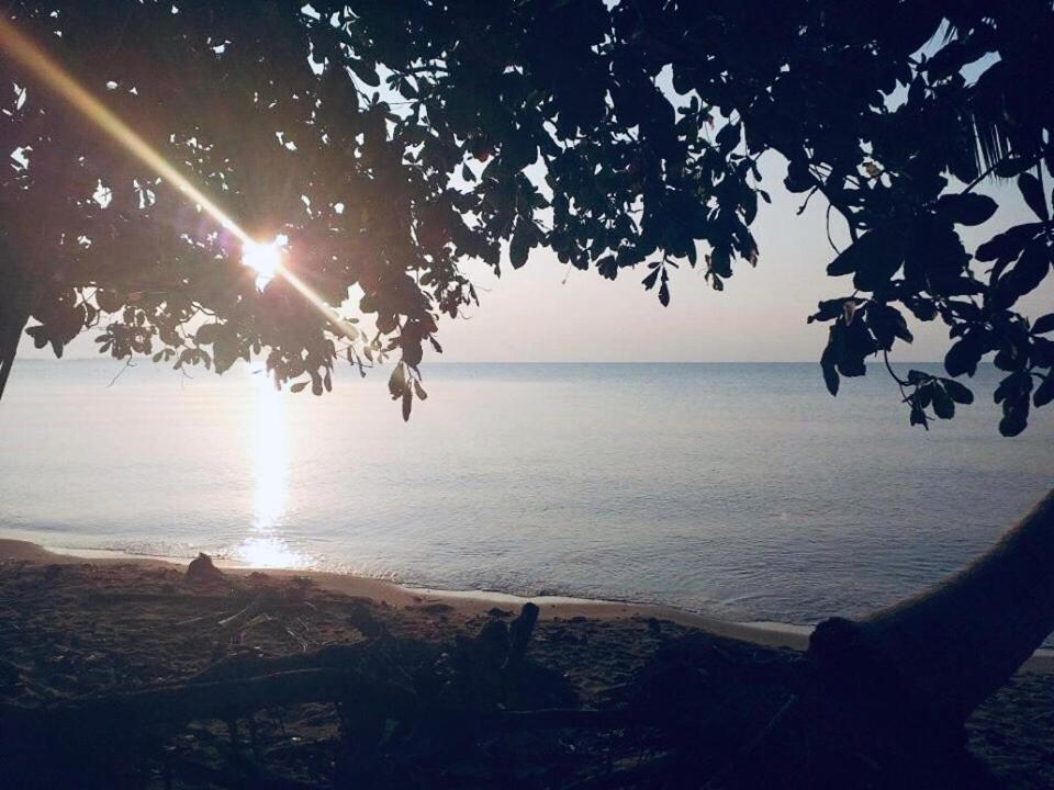 Mecaja Beach House Roxas  Экстерьер фото