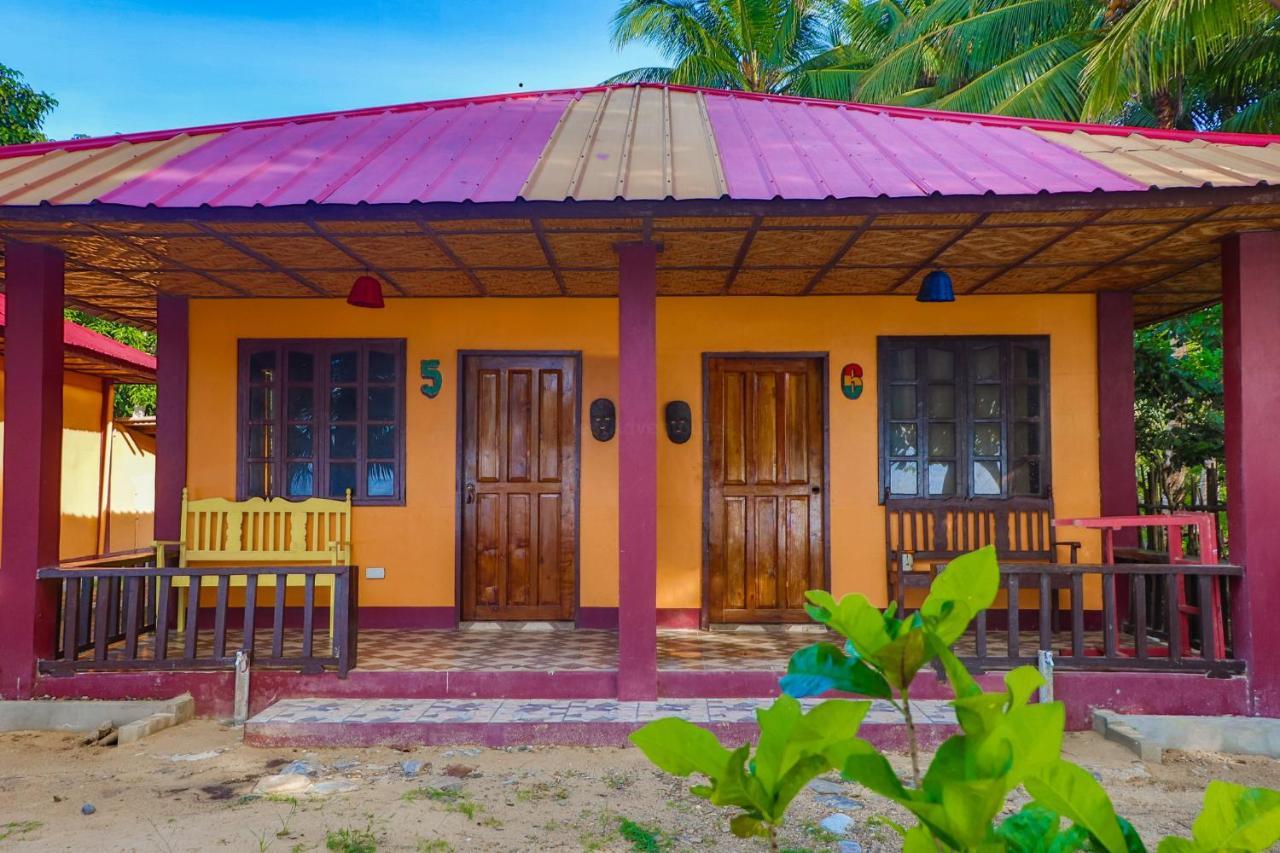 Mecaja Beach House Roxas  Экстерьер фото