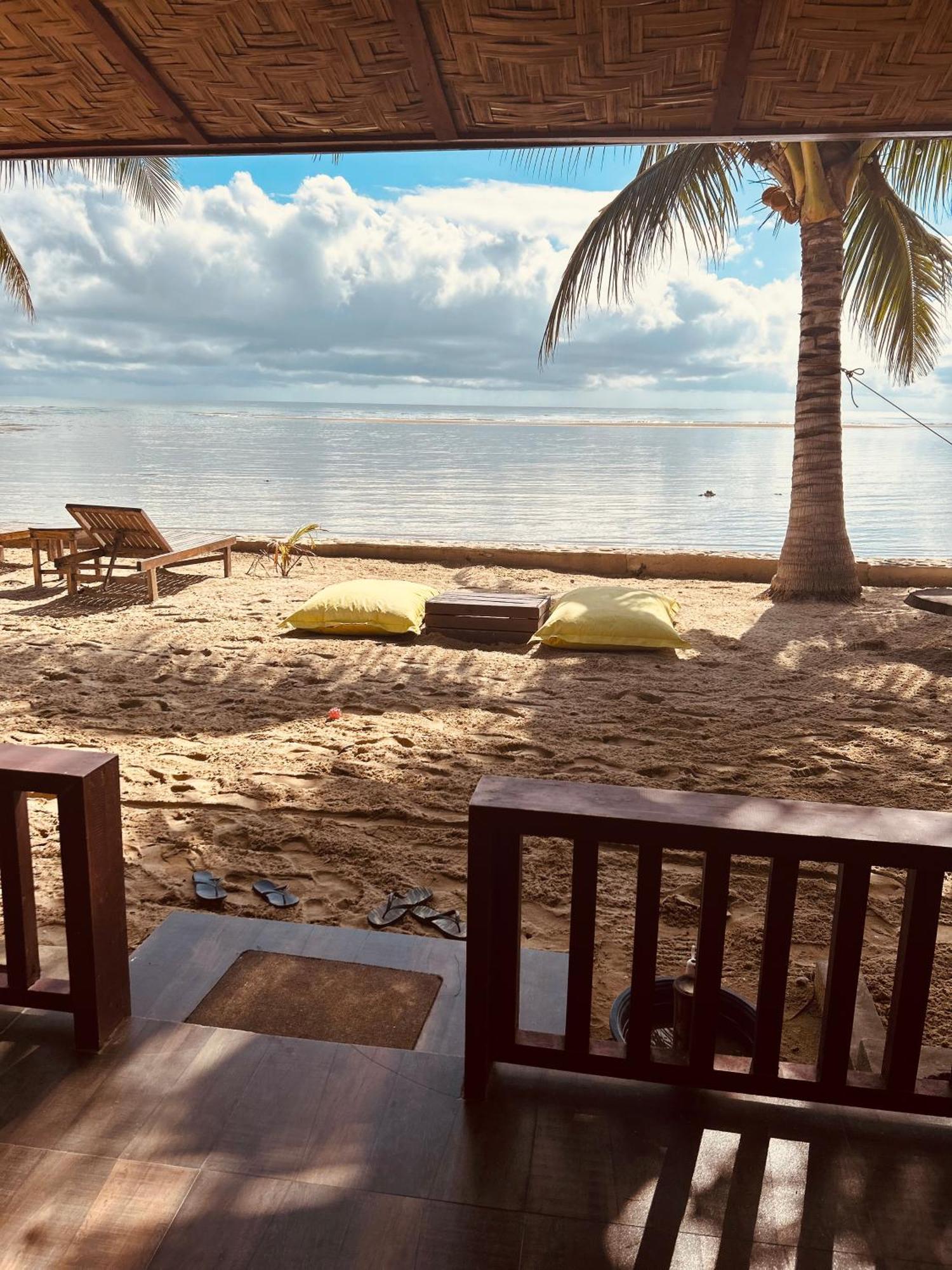 Отель Mecaja Beach House Roxas  Экстерьер фото