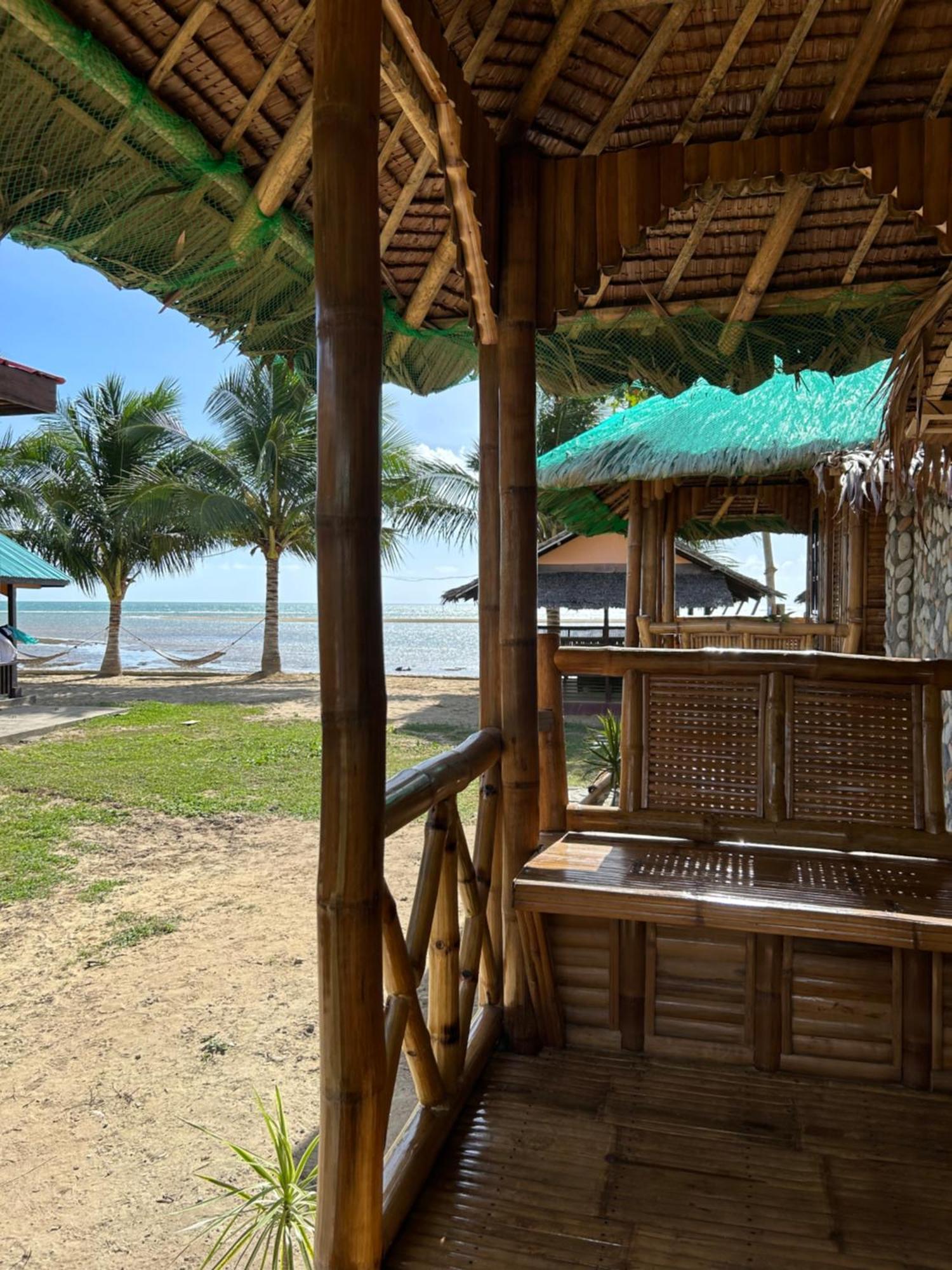 Mecaja Beach House Roxas  Экстерьер фото