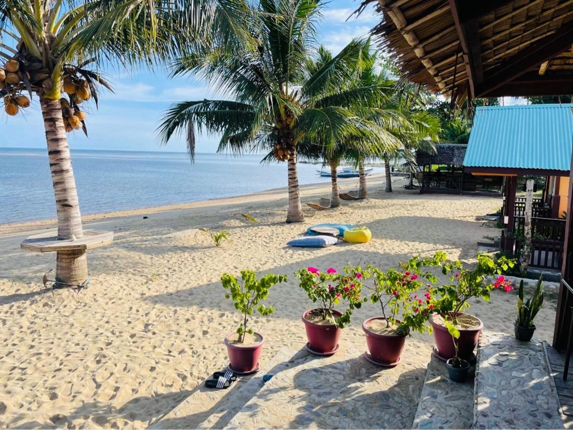 Mecaja Beach House Roxas  Экстерьер фото